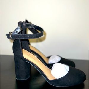 Womens LC Lauren Conrad sleek black heels with ankle strap.